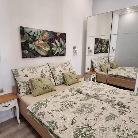 Apartment Opera Vintage - Budapest City Centre ภายนอก รูปภาพ